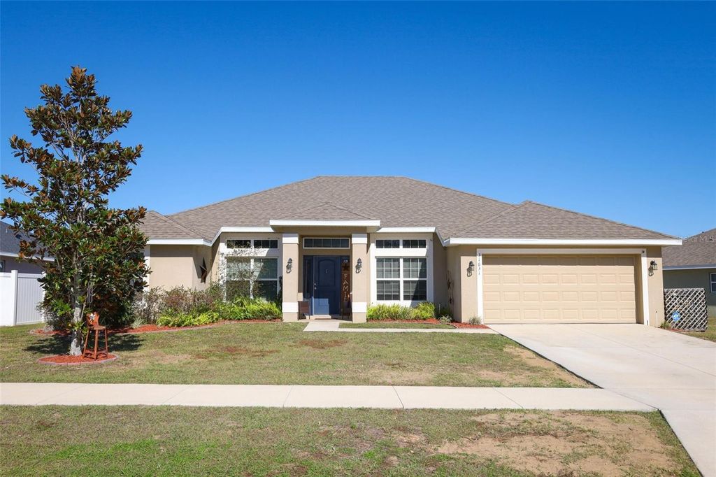 31631 BROADWATER AVENUE, Leesburg, FL 34748