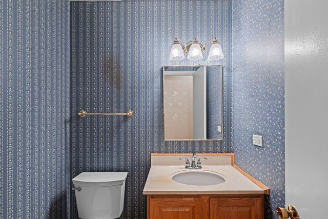321 Ambleside Drive, Roselle, IL 60172