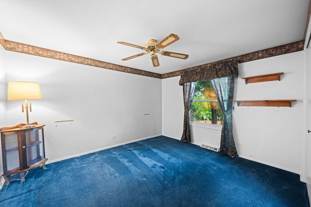 321 Ambleside Drive, Roselle, IL 60172
