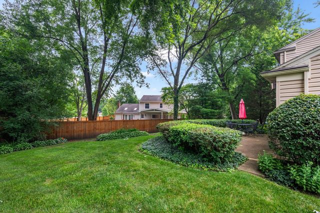 321 Ambleside Drive, Roselle, IL 60172