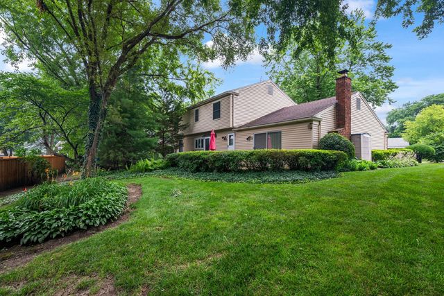321 Ambleside Drive, Roselle, IL 60172