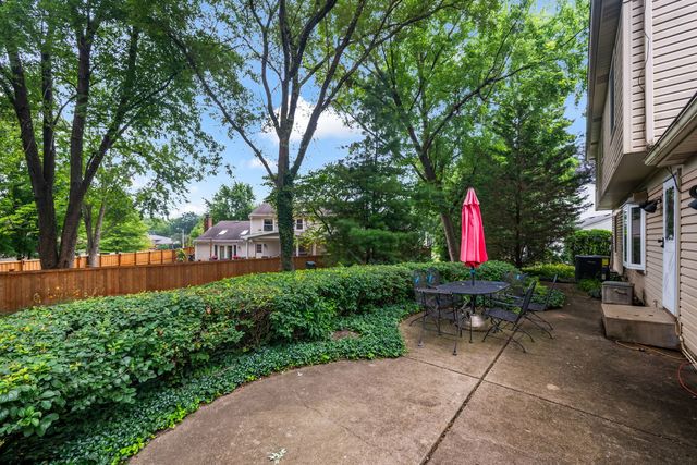 321 Ambleside Drive, Roselle, IL 60172