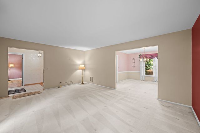 321 Ambleside Drive, Roselle, IL 60172