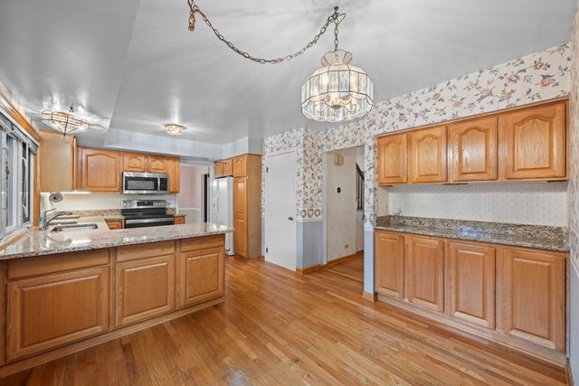 321 Ambleside Drive, Roselle, IL 60172