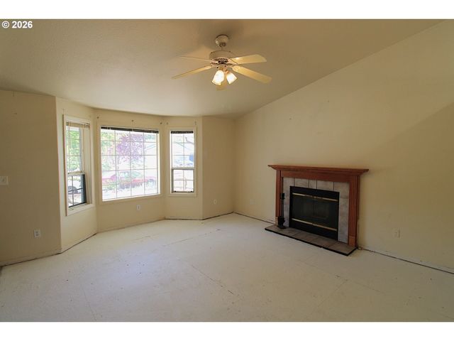 1815 Se 168TH Ave, Vancouver, WA 98683