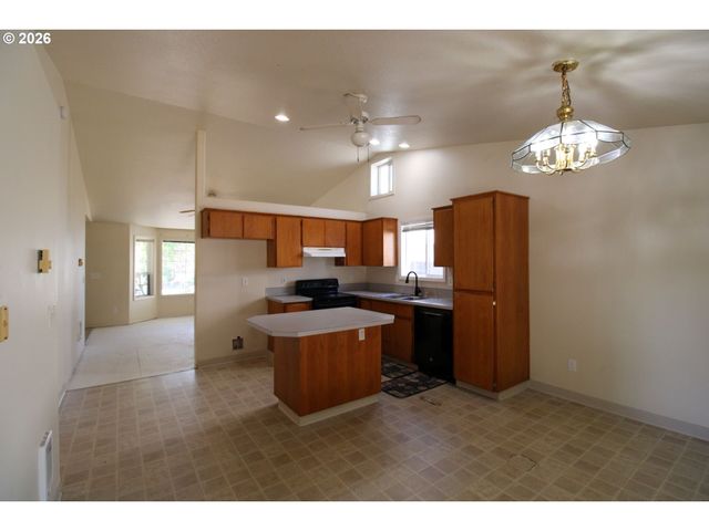 1815 Se 168TH Ave, Vancouver, WA 98683