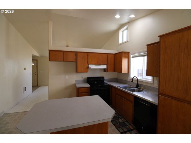 1815 Se 168TH Ave, Vancouver, WA 98683