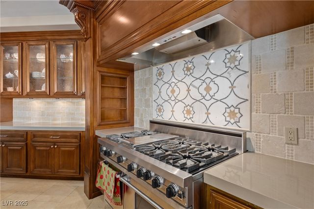 9101 Alta Drive 202, Las Vegas, NV 89145