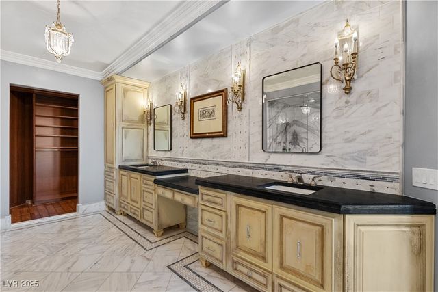 9101 Alta Drive 202, Las Vegas, NV 89145