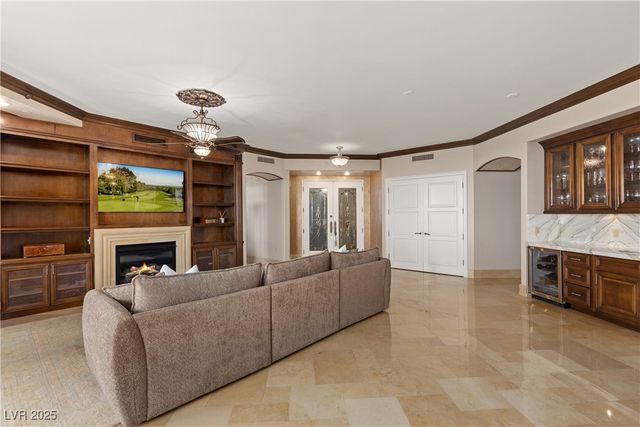 9101 Alta Drive 202, Las Vegas, NV 89145