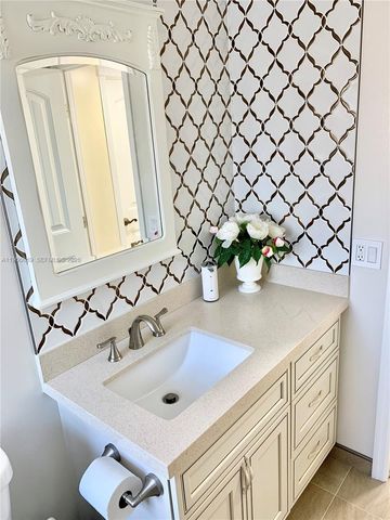 619 NE 14th Ave 301, Hallandale Beach, FL 33009