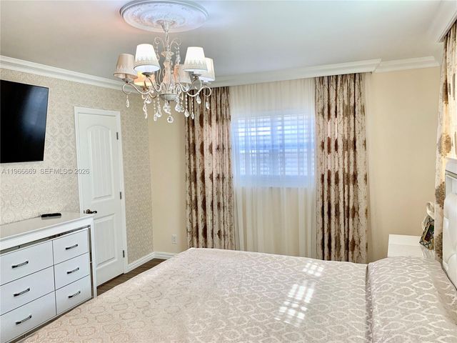 619 NE 14th Ave 301, Hallandale Beach, FL 33009