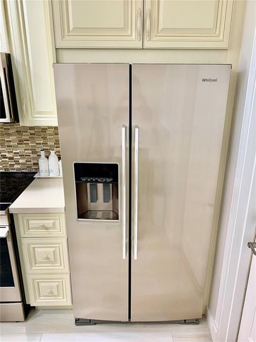 619 NE 14th Ave 301, Hallandale Beach, FL 33009