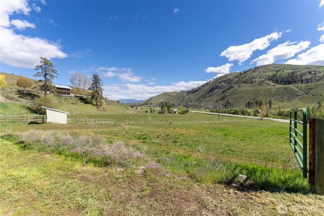 2081 Highway 153, Carlton, WA 98814
