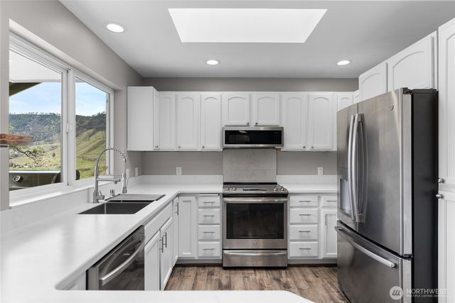 2081 Highway 153, Carlton, WA 98814