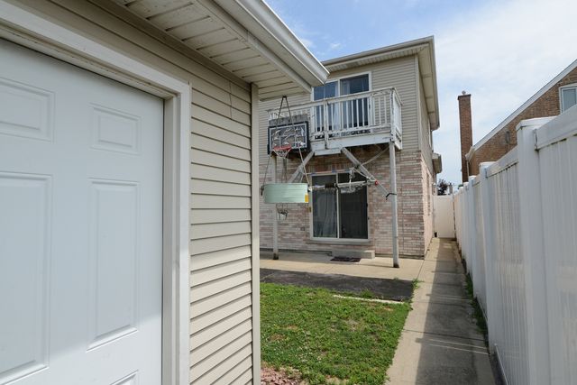 6616 S Knox Avenue, Chicago, IL 60629