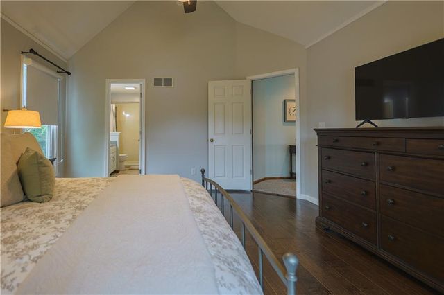 953 Yancey Street, Liberty, MO 64068