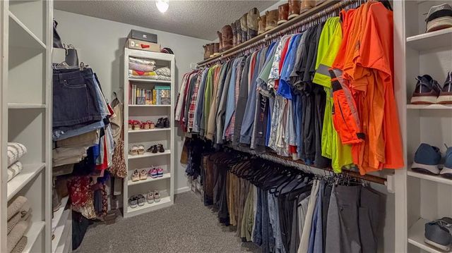 953 Yancey Street, Liberty, MO 64068