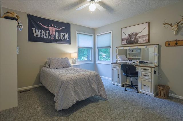 953 Yancey Street, Liberty, MO 64068