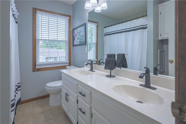 953 Yancey Street, Liberty, MO 64068