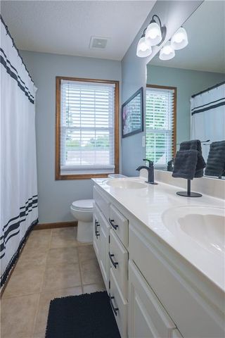 953 Yancey Street, Liberty, MO 64068