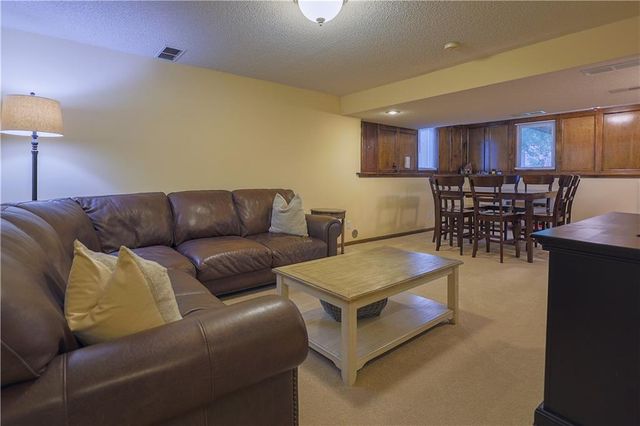 953 Yancey Street, Liberty, MO 64068