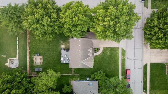 953 Yancey Street, Liberty, MO 64068