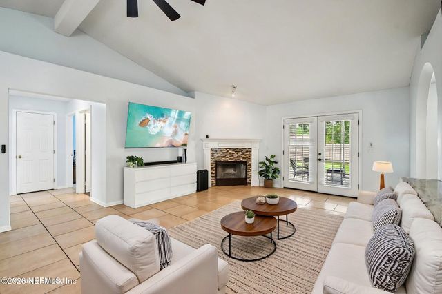 2482 GLOW WOOD Court, Middleburg, FL 32068