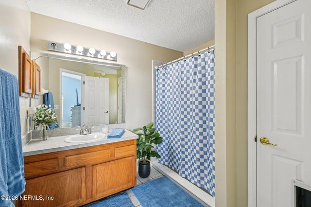 2482 GLOW WOOD Court, Middleburg, FL 32068