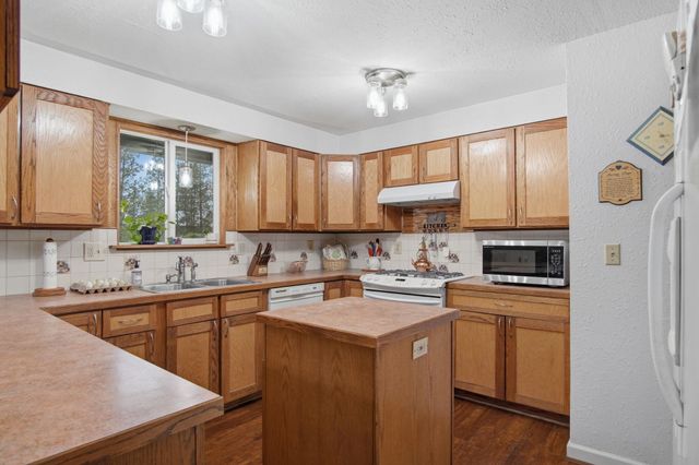 11607 N Cheyenne Rd, Mead, WA 99021