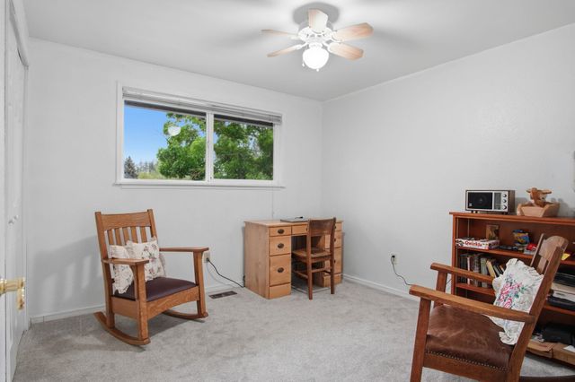 11607 N Cheyenne Rd, Mead, WA 99021