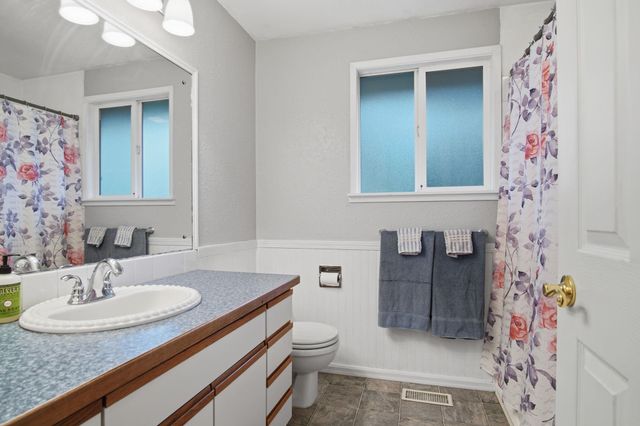 11607 N Cheyenne Rd, Mead, WA 99021