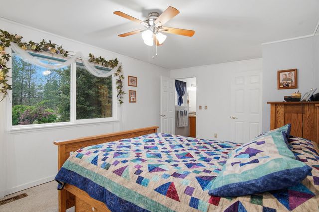11607 N Cheyenne Rd, Mead, WA 99021