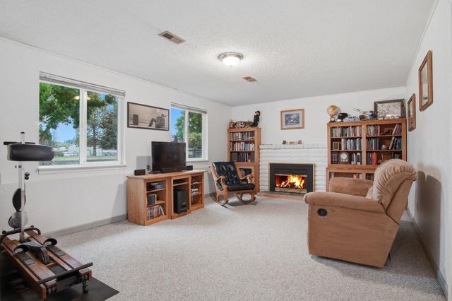 11607 N Cheyenne Rd, Mead, WA 99021