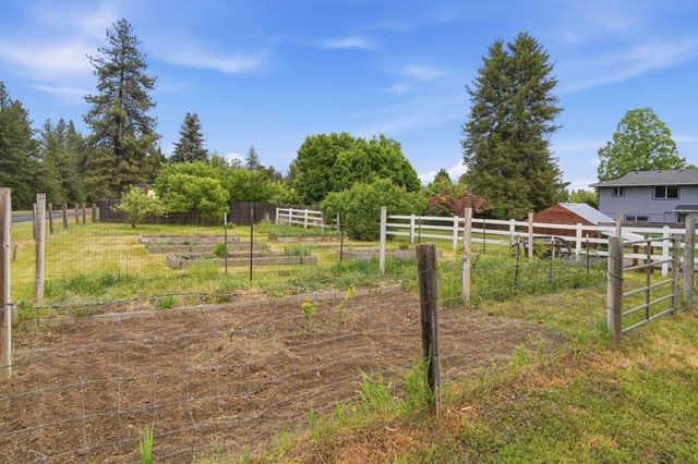 11607 N Cheyenne Rd, Mead, WA 99021