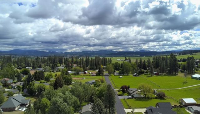 11607 N Cheyenne Rd, Mead, WA 99021