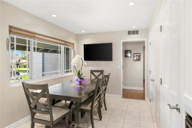 1523 Columbine Way, Upland, CA 91786