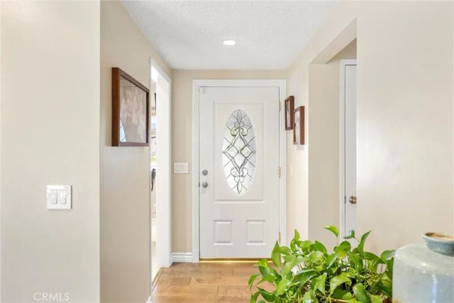 1523 Columbine Way, Upland, CA 91786