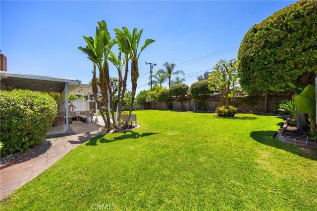 1523 Columbine Way, Upland, CA 91786