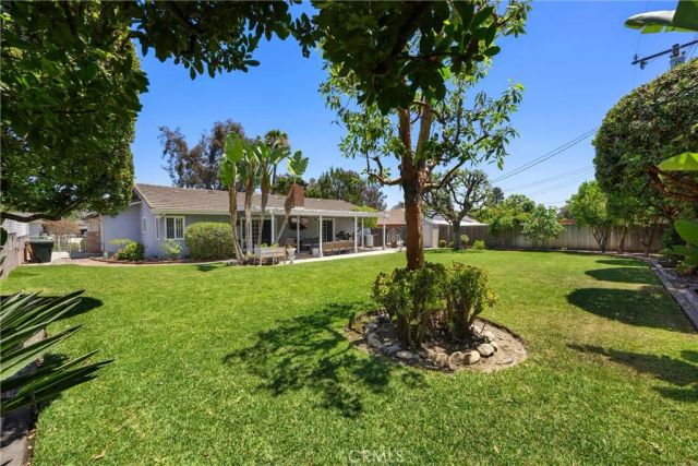 1523 Columbine Way, Upland, CA 91786