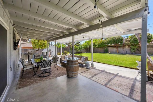 1523 Columbine Way, Upland, CA 91786