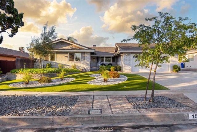 1523 Columbine Way, Upland, CA 91786