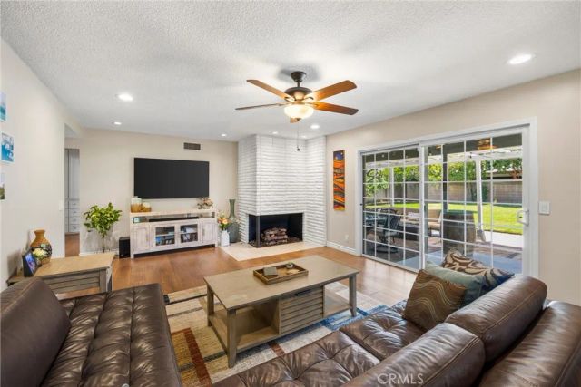 1523 Columbine Way, Upland, CA 91786