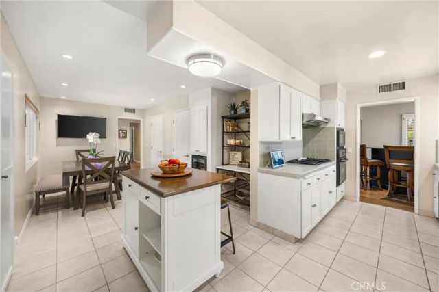 1523 Columbine Way, Upland, CA 91786