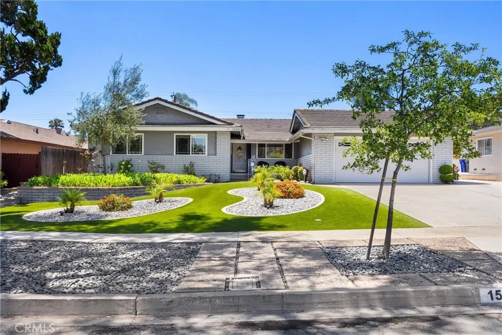 1523 Columbine Way, Upland, CA 91786