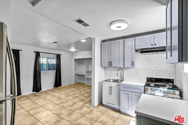 13110 Pinney Street, Pacoima (los Angeles), CA 91331