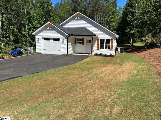 1075 E Prince Road, Landrum, SC 29356