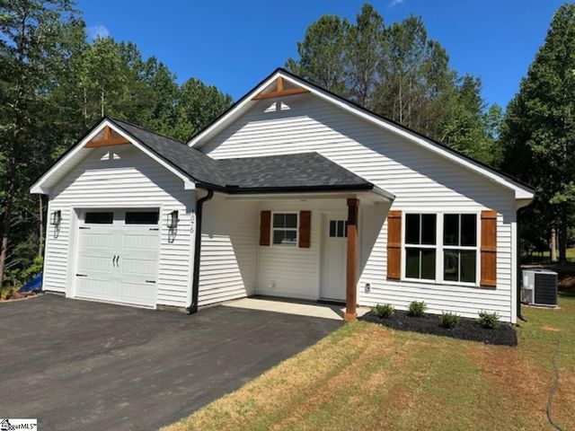1075 E Prince Road, Landrum, SC 29356