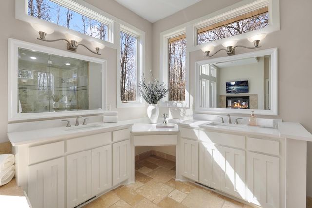 9401 Elm Court, Prior Lake, MN 55372