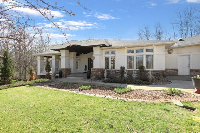 9401 Elm Court, Prior Lake, MN 55372